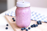 Batido de coco y arándanos Batido de coco y arándanos