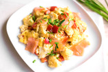 Huevos revueltos con salmón Huevos revueltos con salmón