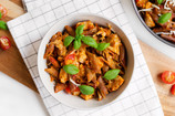 Nudelpfanne mit Mozzarella Nudelpfanne mit Mozzarella